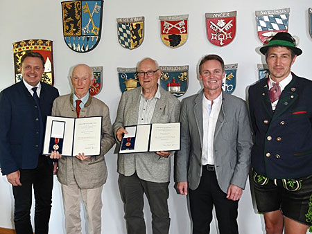 Bundesverdienstmedaille für Dr. Schmidt und Walter Parma